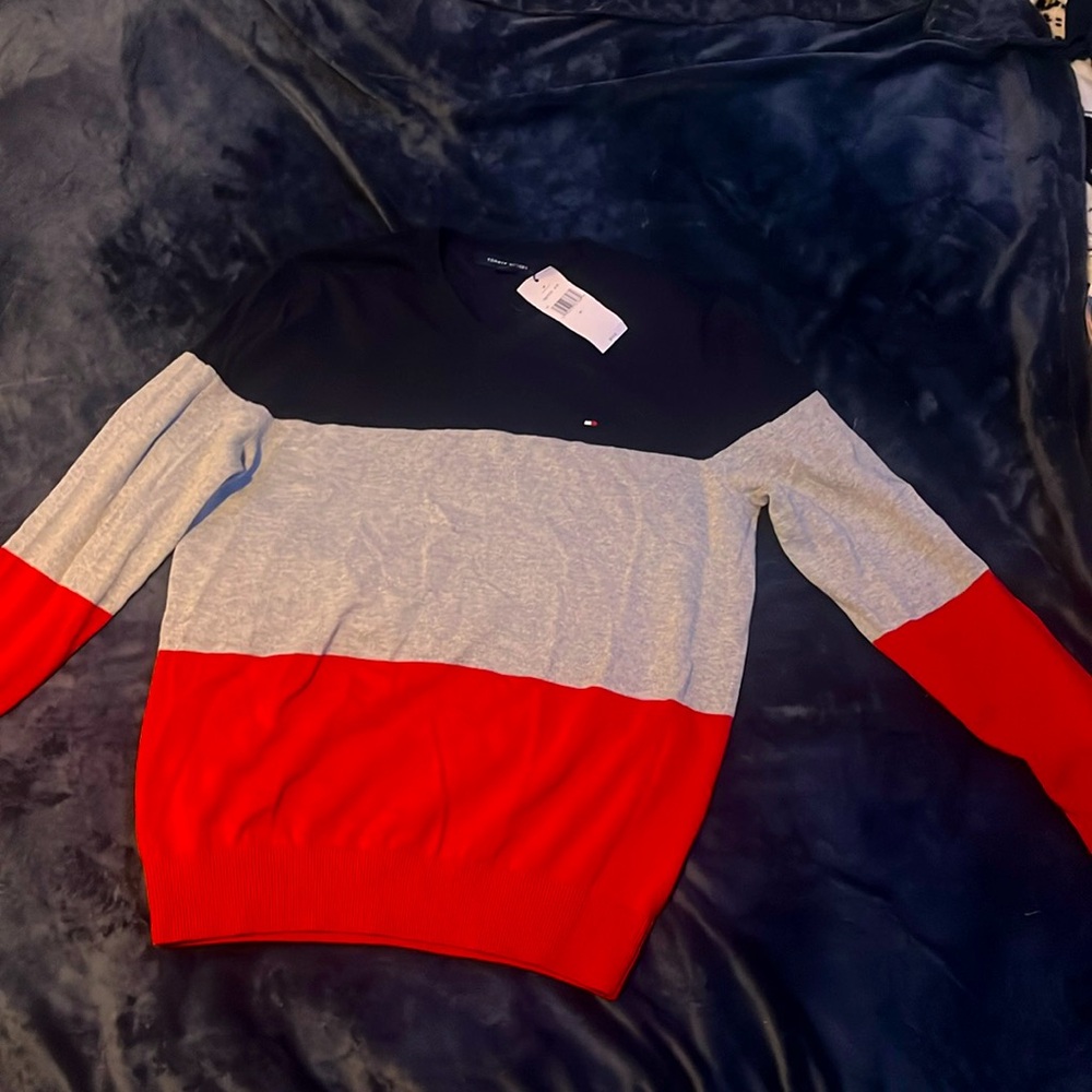 Tommy Hifiger crewneck sweater NEW